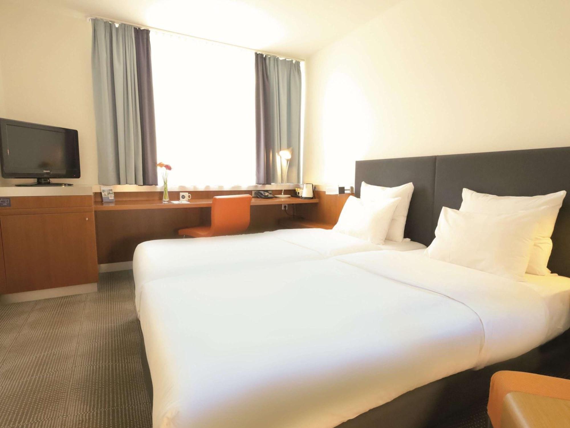 โนโวเทล เออร์ลังเงน Hotel แอร์ลังเงิน ภายนอก รูปภาพ