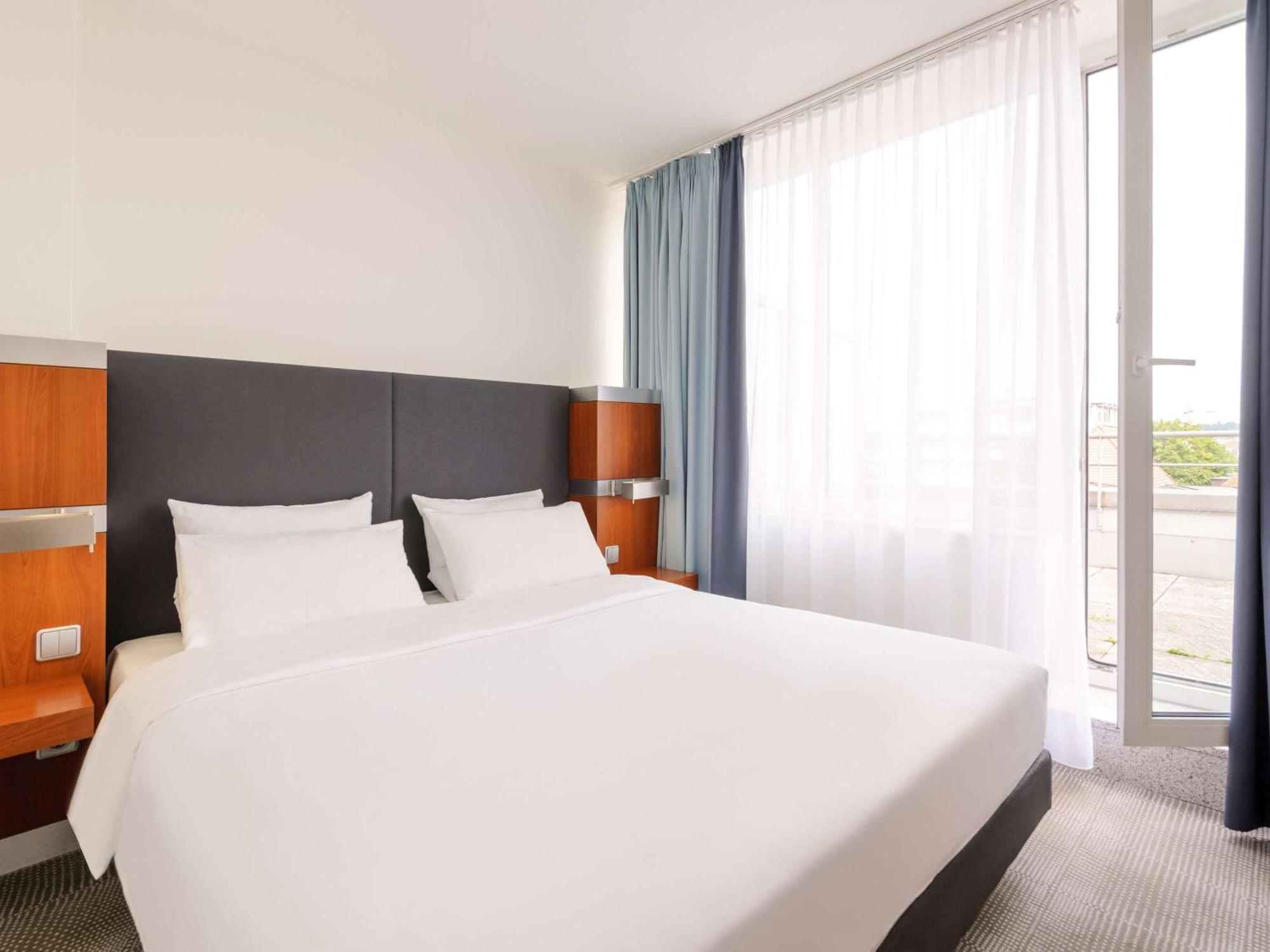 โนโวเทล เออร์ลังเงน Hotel แอร์ลังเงิน ภายนอก รูปภาพ