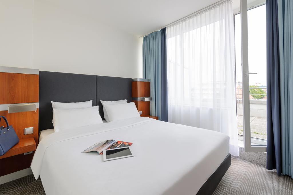 โนโวเทล เออร์ลังเงน Hotel แอร์ลังเงิน ภายนอก รูปภาพ
